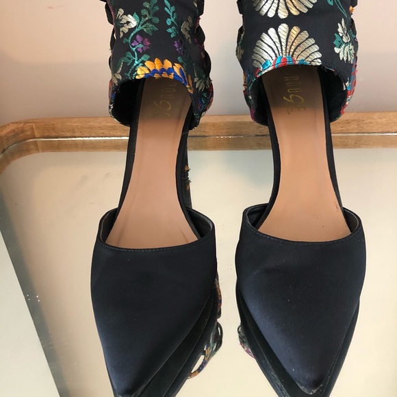 Heels - Picture 2 of 6